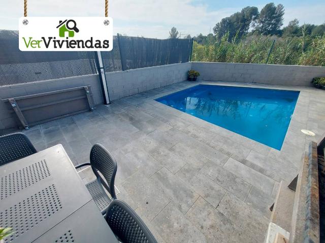 Villa en venta en Abrera