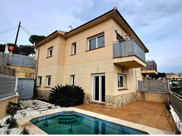 Villa en venta en Vidreres