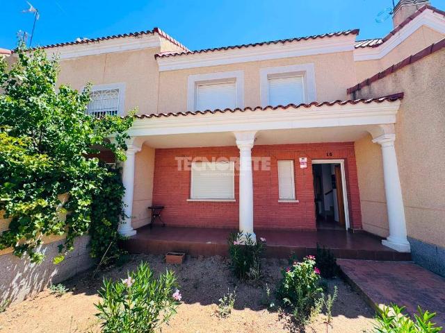 Chalet en venta en Albarreal de Tajo