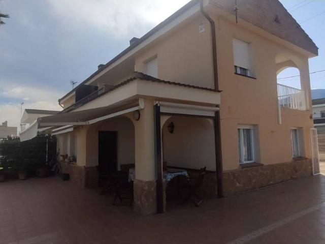 Villa en venta en Alcanar