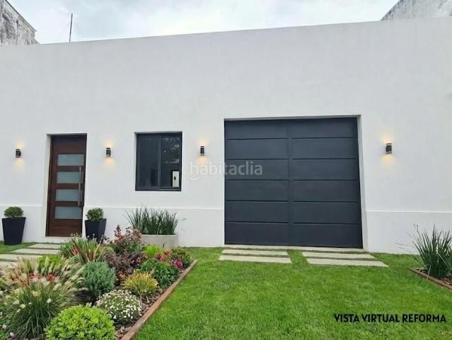 Chalet en venta en La Algaba, Andalucía