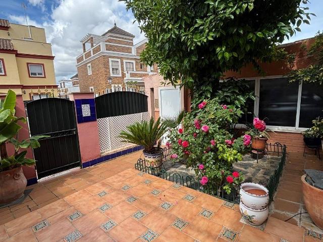 Chalet en venta en Tomares, Andalucía