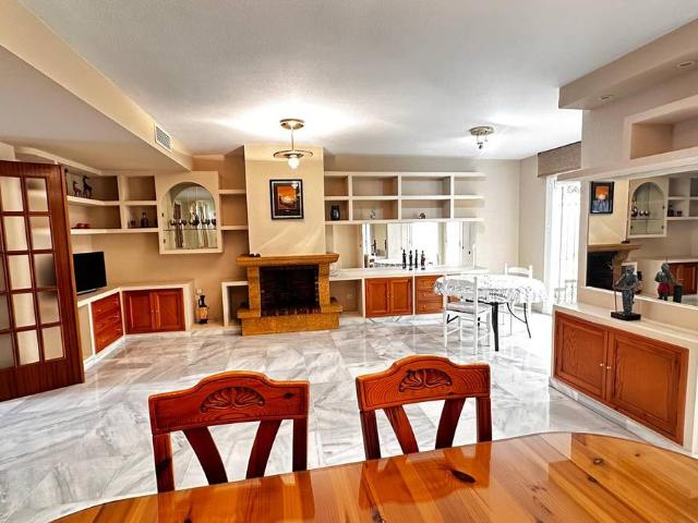 Chalet en venta en Tomares, Andalucía