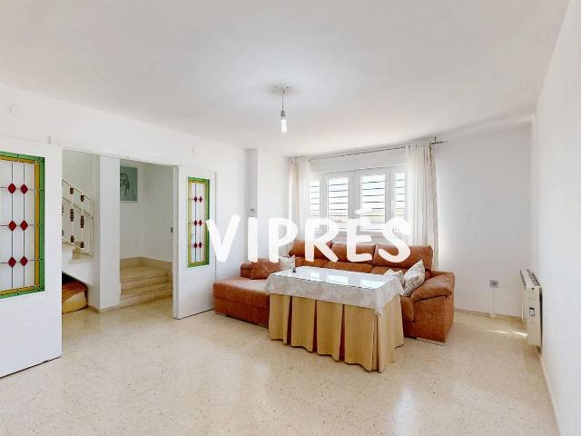 Villa en venta en Aljucén