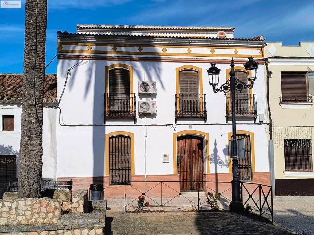 Villa en venta en Almadén De La Plata