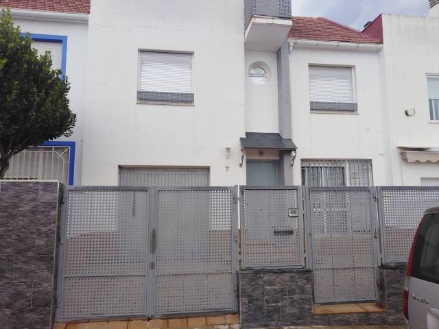 Chalet en venta en Almansa, Castilla-La Mancha