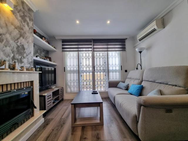 Villa en venta en Almàssera