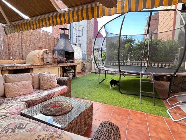 Chalet en venta en Centre, Cornellà De Llobregat