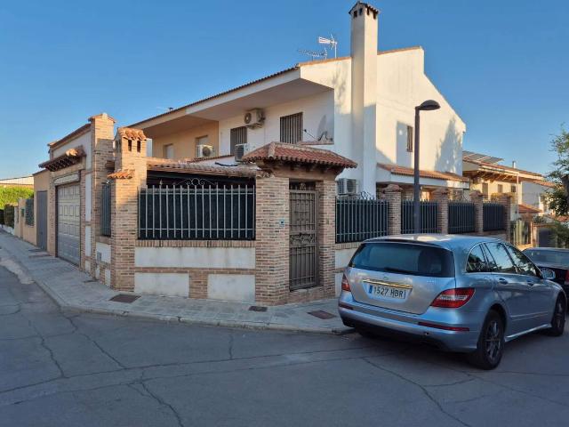 Chalet en venta en Almodóvar Del Campo, Castilla-La Mancha