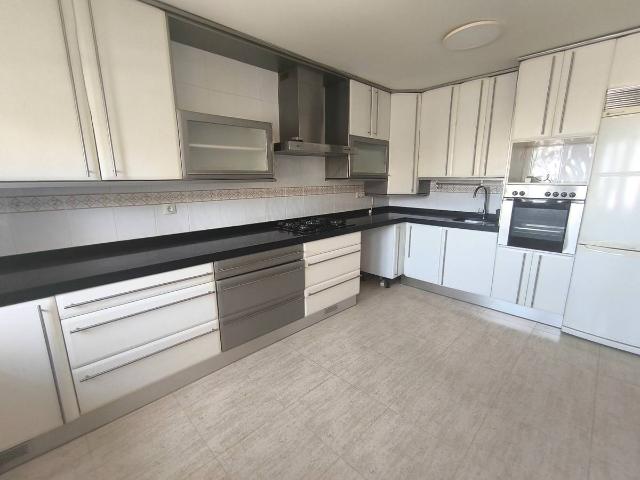 Villa en venta en Alovera