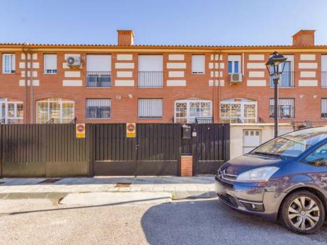 Villa en venta en Alovera