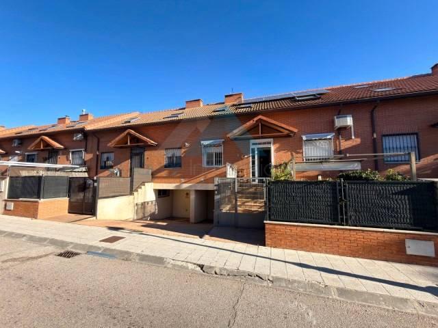Chalet en venta en Alovera, Guadalajara