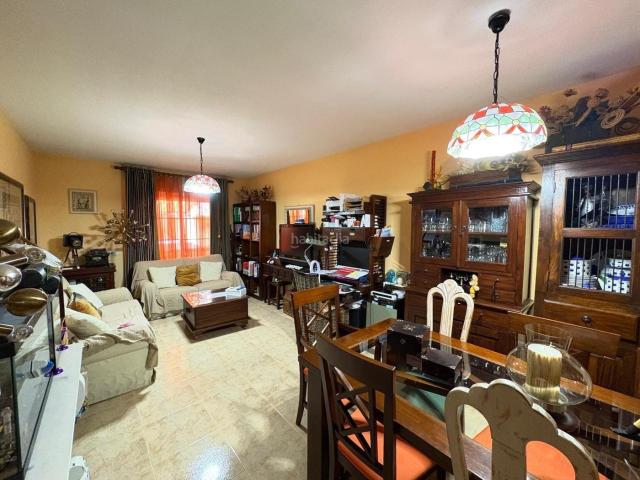 Villa en venta en Alovera