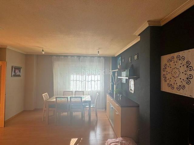 Villa en venta en Alovera