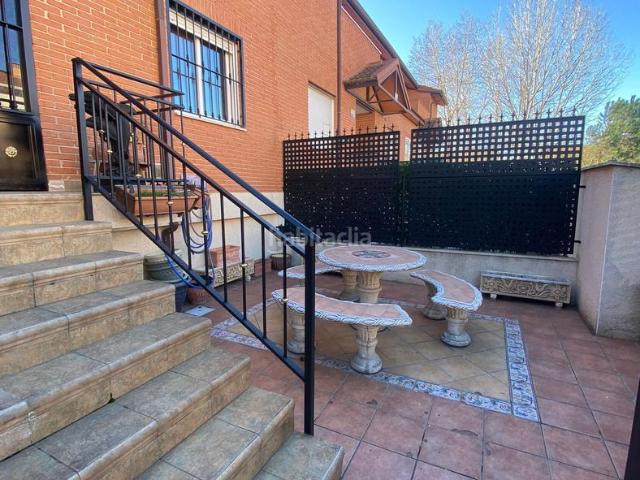 Villa en venta en Alovera