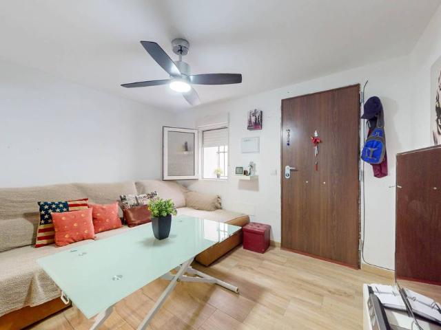 Villa en venta en Alozaina