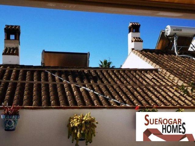 Villa en venta en Alozaina