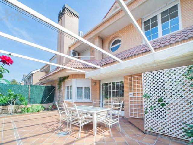 Chalet en venta en Cortes, Madrid