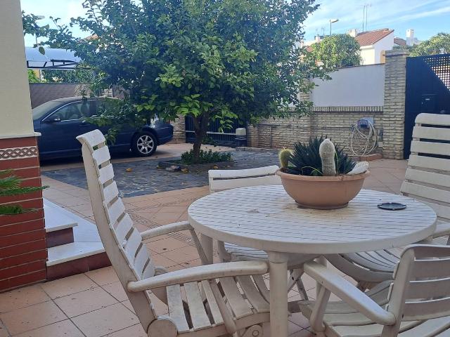 Chalet en venta en Dos Hermanas, Andalucía