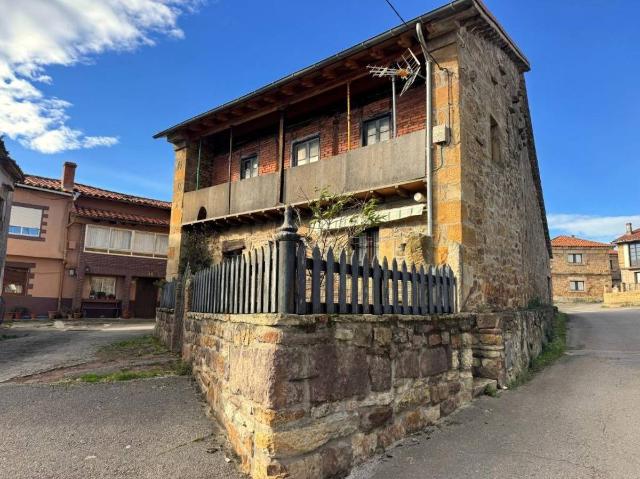 Chalet en venta en Arenas De Iguña, Cantabria