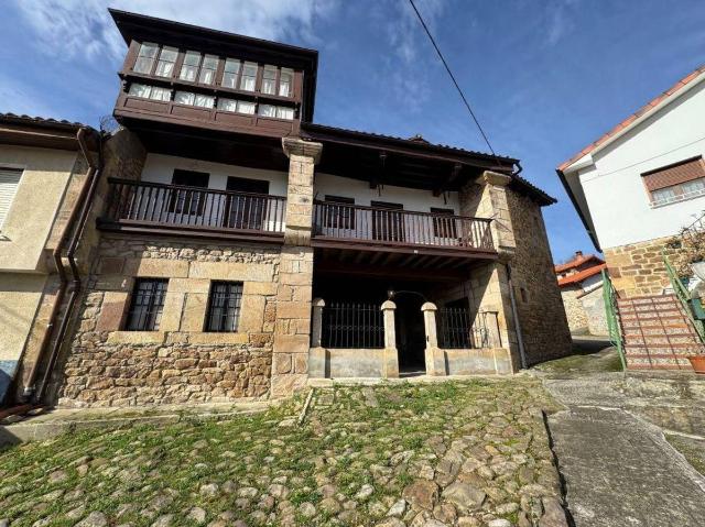 Chalet en venta en Arenas De Iguña, Cantabria