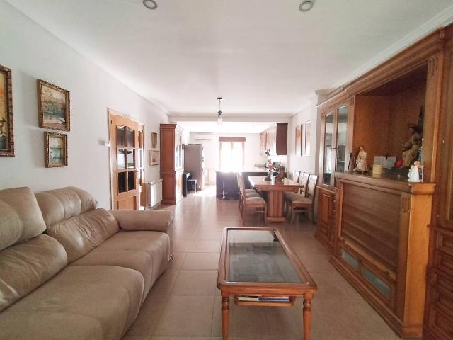 Villa en venta en Argés