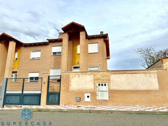 Villa en venta en Argés