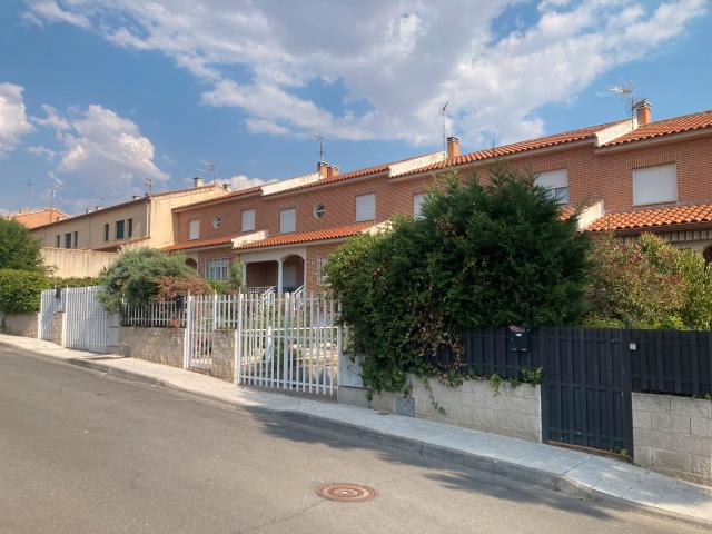 Villa en venta en Argés