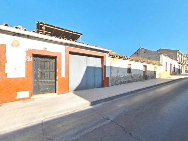 Villa en venta en Linares