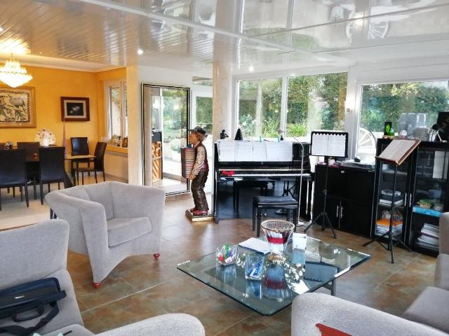 Villa en venta en Arrazua-ubarrundia