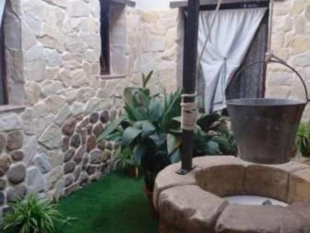 Casa en venta en Arroyomolinos De León
