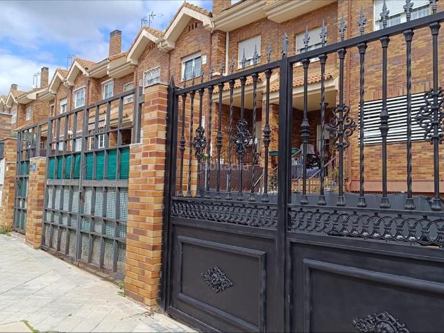 Villa en venta en Arroyomolinos, Ciudad Jardín