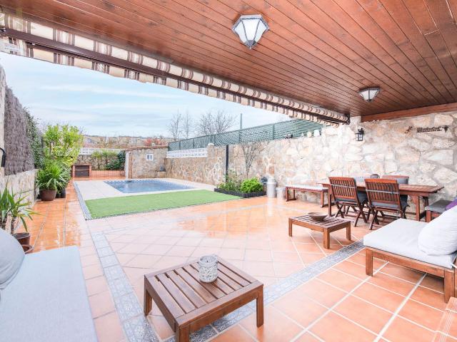 Chalet en venta en Arroyomolinos, Madrid