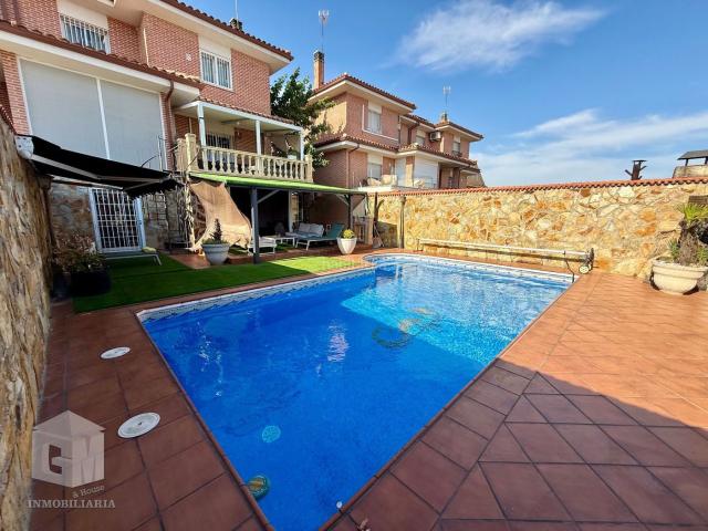 Chalet en venta en Arroyomolinos, Madrid