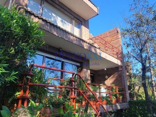 Villa en venta en Leioa, Elexalde