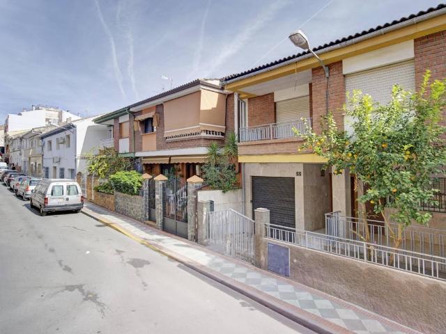 Chalet en venta en Atarfe, Granada