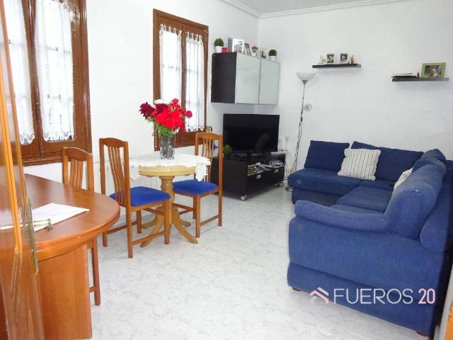Villa en venta en Barakaldo, Landaburu