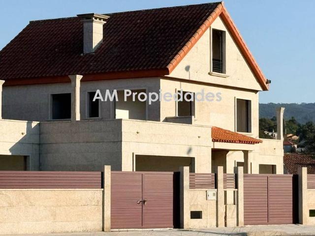 Chalet en venta en Baiona, Vigo