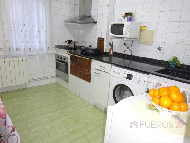 Villa en venta en Barakaldo, Landaburu