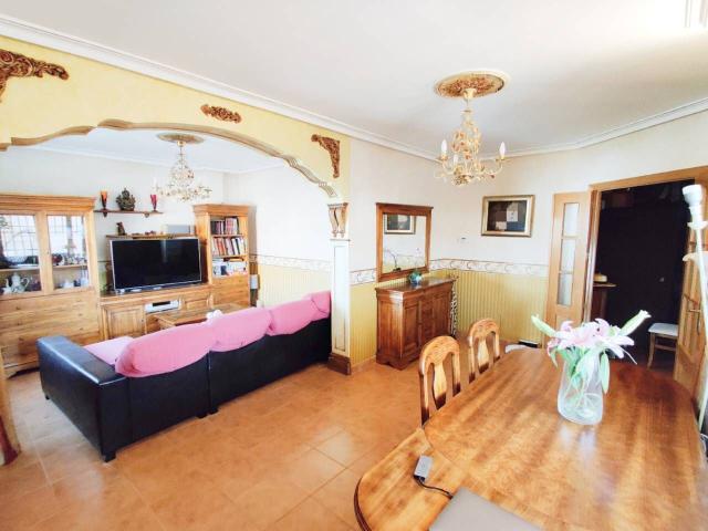 Villa en venta en Bargas