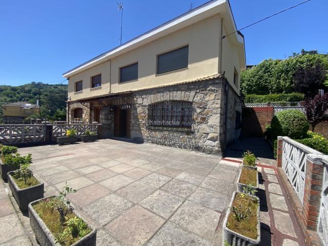 Chalet en venta en Ariz, Basauri