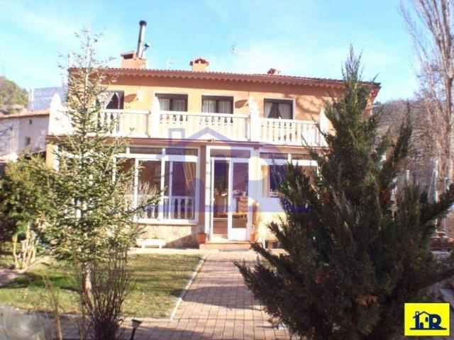 Chalet en venta en Beamud, Cuenca