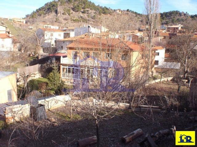 Chalet en venta en Beamud, Cuenca