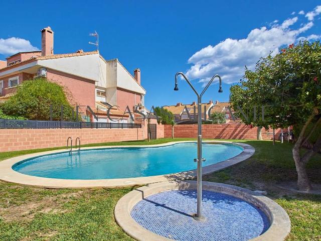 Villa en venta en Sant Joan D'alacant, Benimagrell