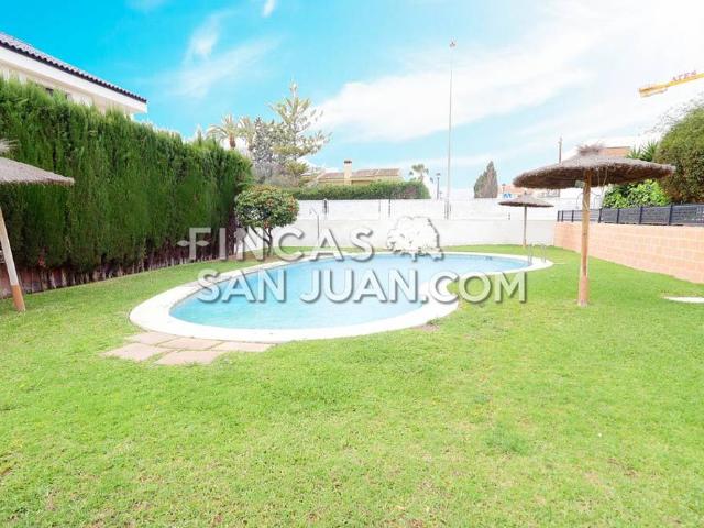 Villa en venta en Sant Joan D'alacant, Benimagrell