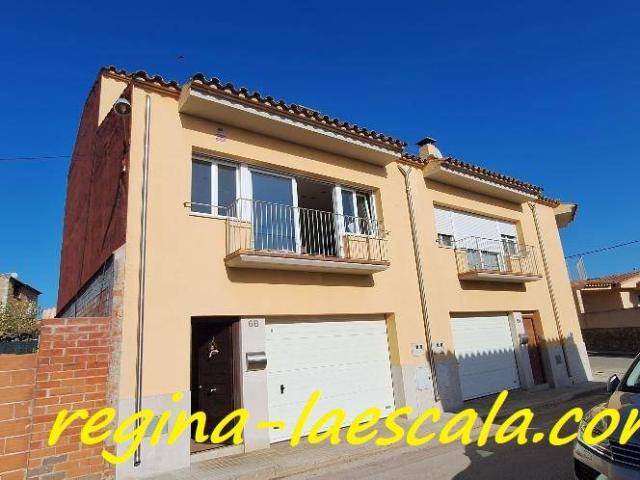 Villa en venta en Bellcaire D'empordà