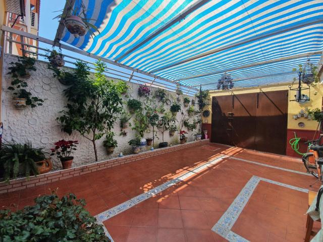 Chalet en venta en Benacazón, Andalucía