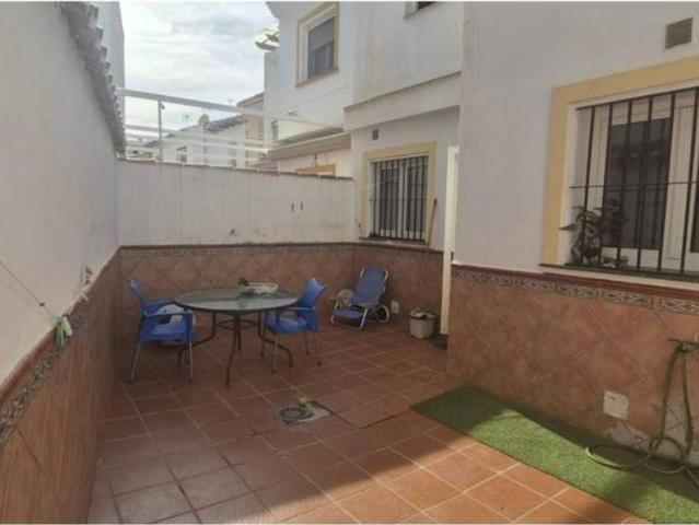 Villa en venta en Benamocarra