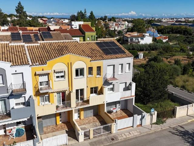 Chalet en venta en Beniarbeig, Valencia