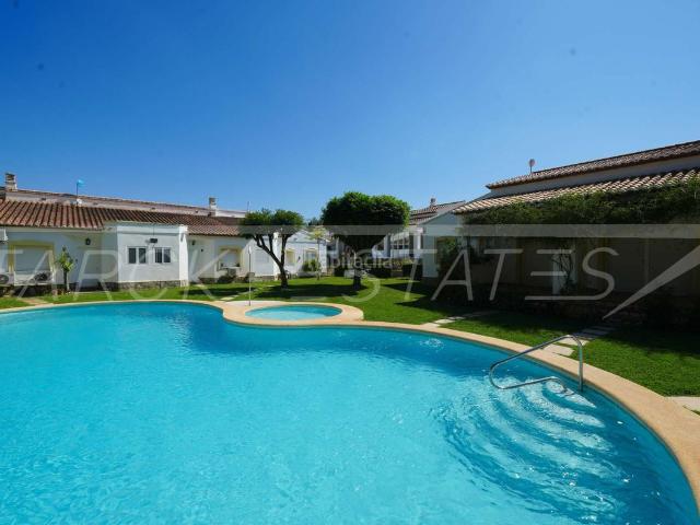 Villa en venta en Beniarbeig
